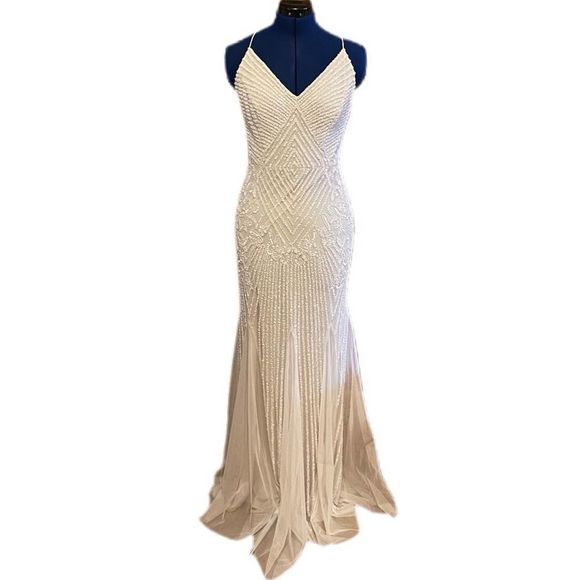 Stunning Beaded Wedding Dress - Picture 1 of 16